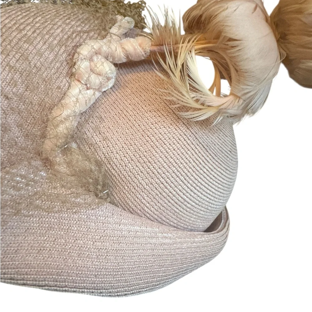1950s/60s Soft, Muted Pink Straw Fascinator Hat w/Birdcage Veil &‎ Pink Feathers - Picture 5 of 9